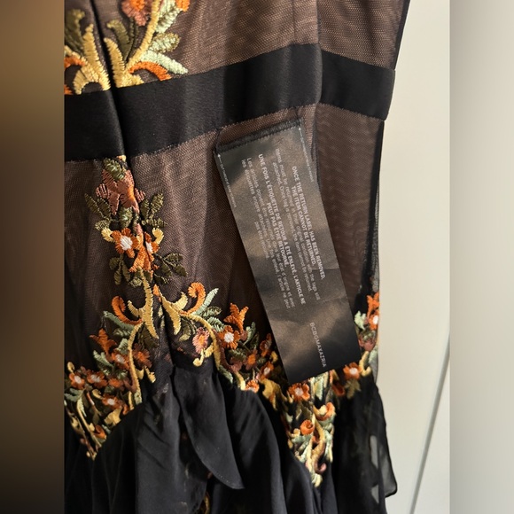 ✨STUNNING✨Tiered ruffled embroidered BCBG MAX AZARIA GOWN DRESS - Picture 5 of 13